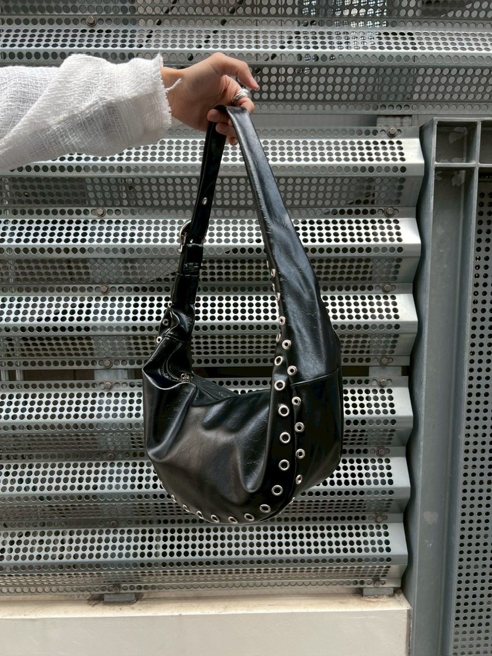 東京店WEB限定受注制【Chikashitsu +】eyelet cross bag | OUR BRAND