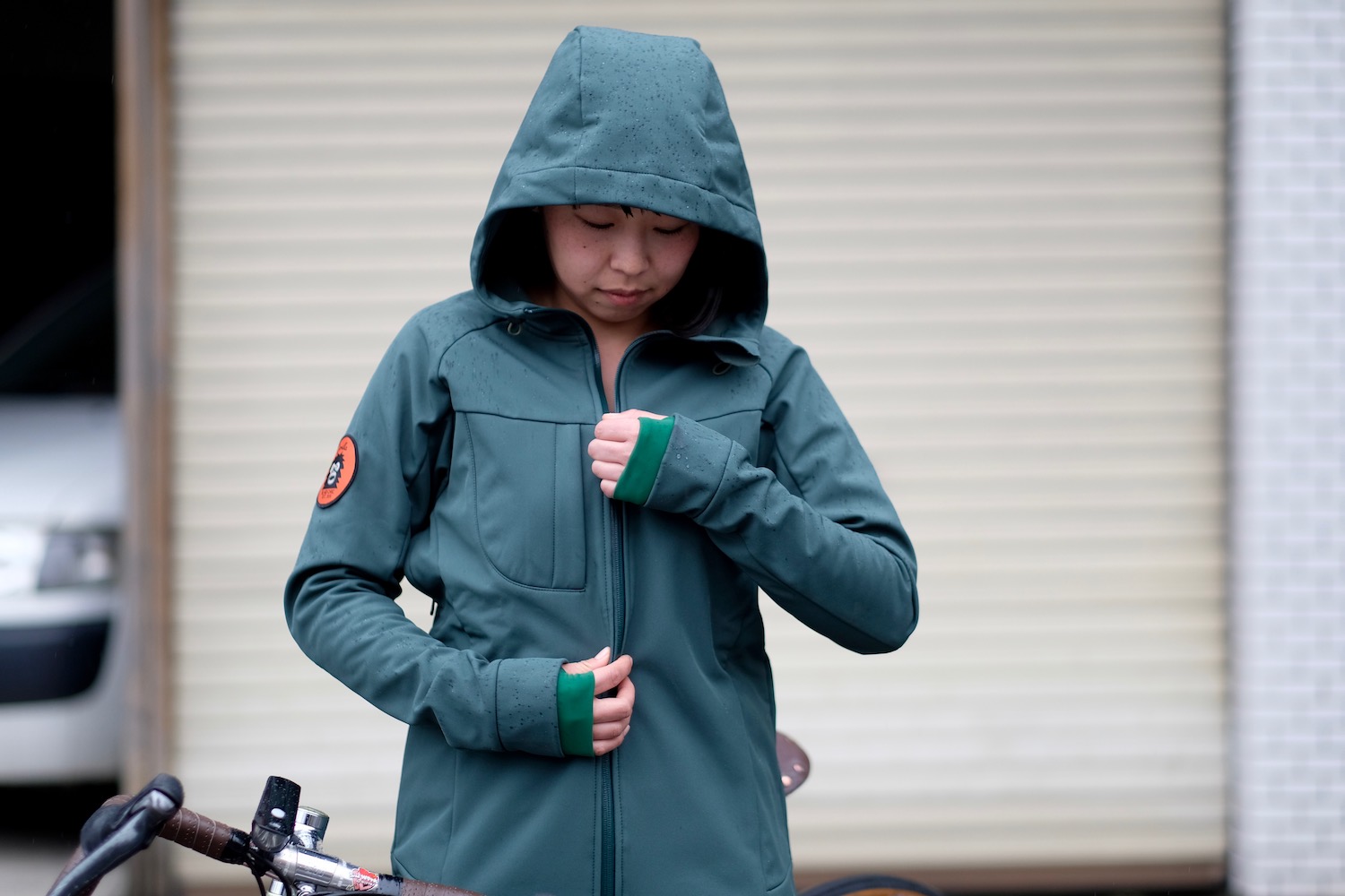 ふたりの女性サイクリストによるハンガリー発のサイクリングウェア
