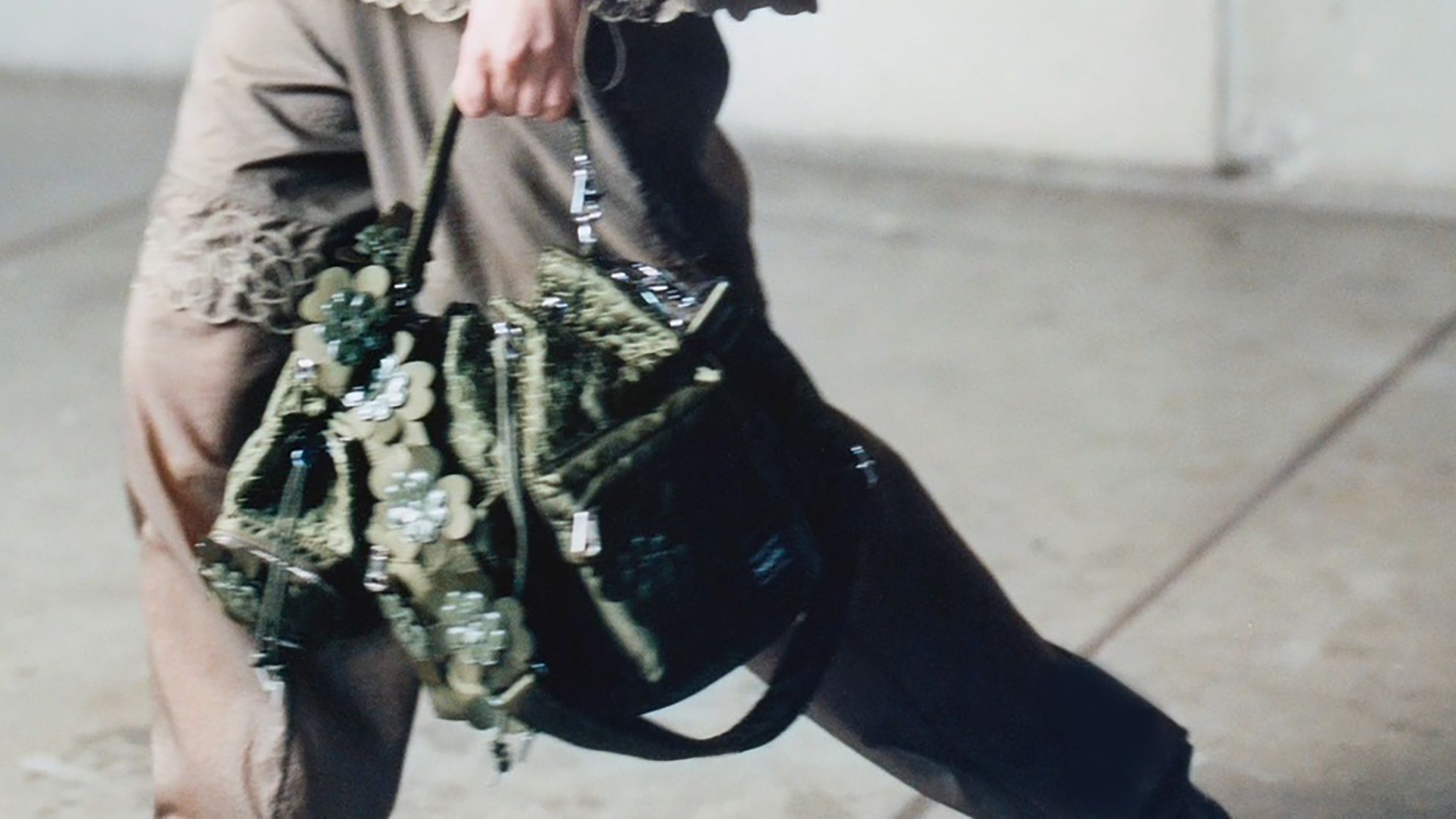 ポーターとセシリー・バンセンがコラボ。フローラルモチーフのバッグが