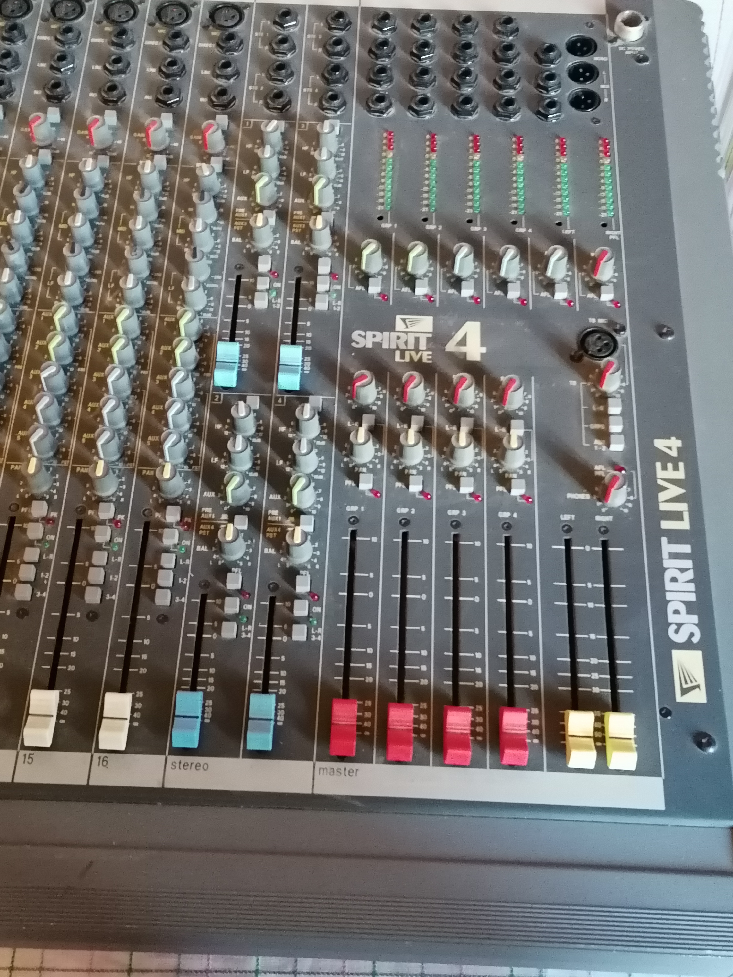 Spirit Live 4² 24 - Soundcraft Spirit Live 4² 24 - Audiofanzine