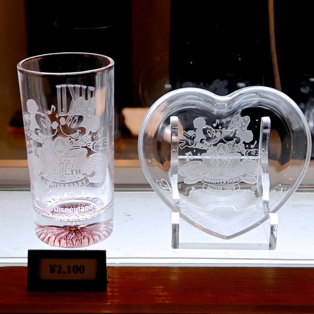 名前も入れられる！東京ディズニーランド37周年ガラスグッズ・お土産 -