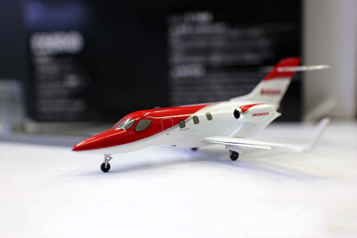 Amazon.co.jp: FloZ Ebbro Hondajetプライベートビジネスジェット