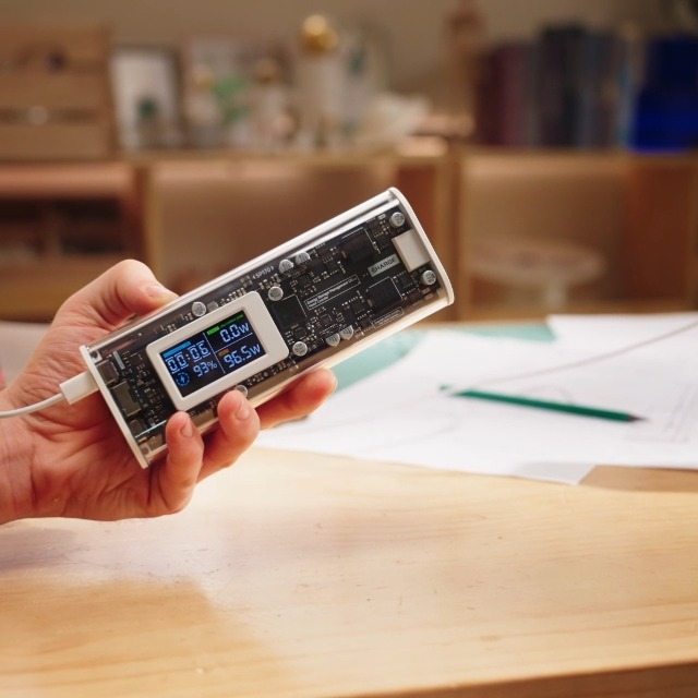 Amazon | SHARGE SHARGEEK170W モバイルバッテリー【スケルトン