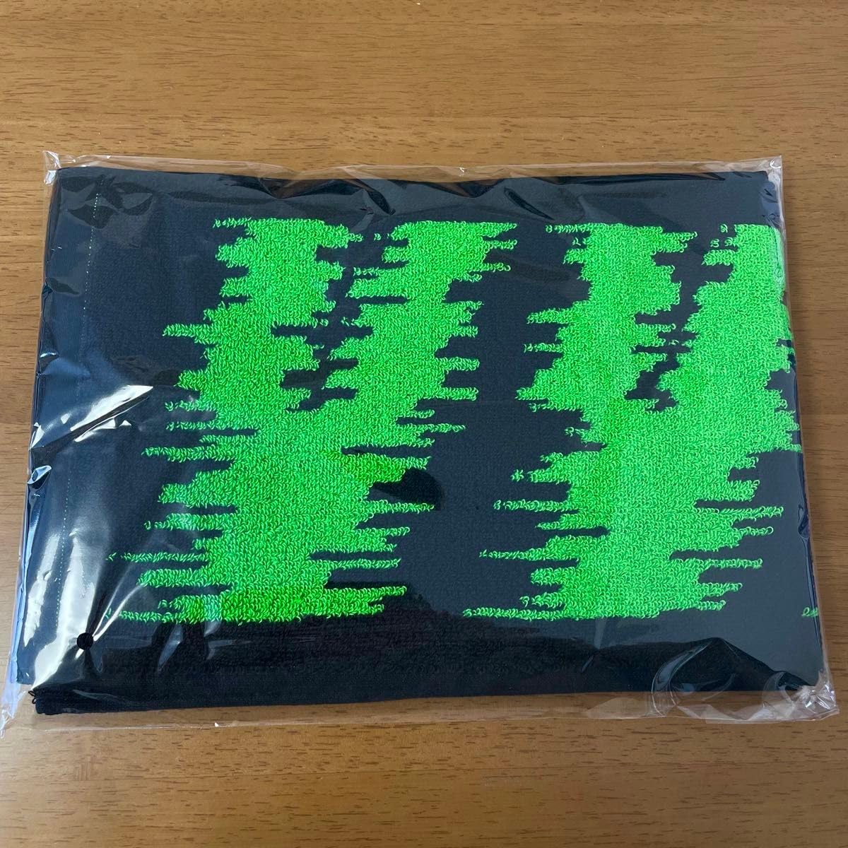 Amazon.co.jp: SixTONES VVS ツアーグッズ マフラータオル タオル