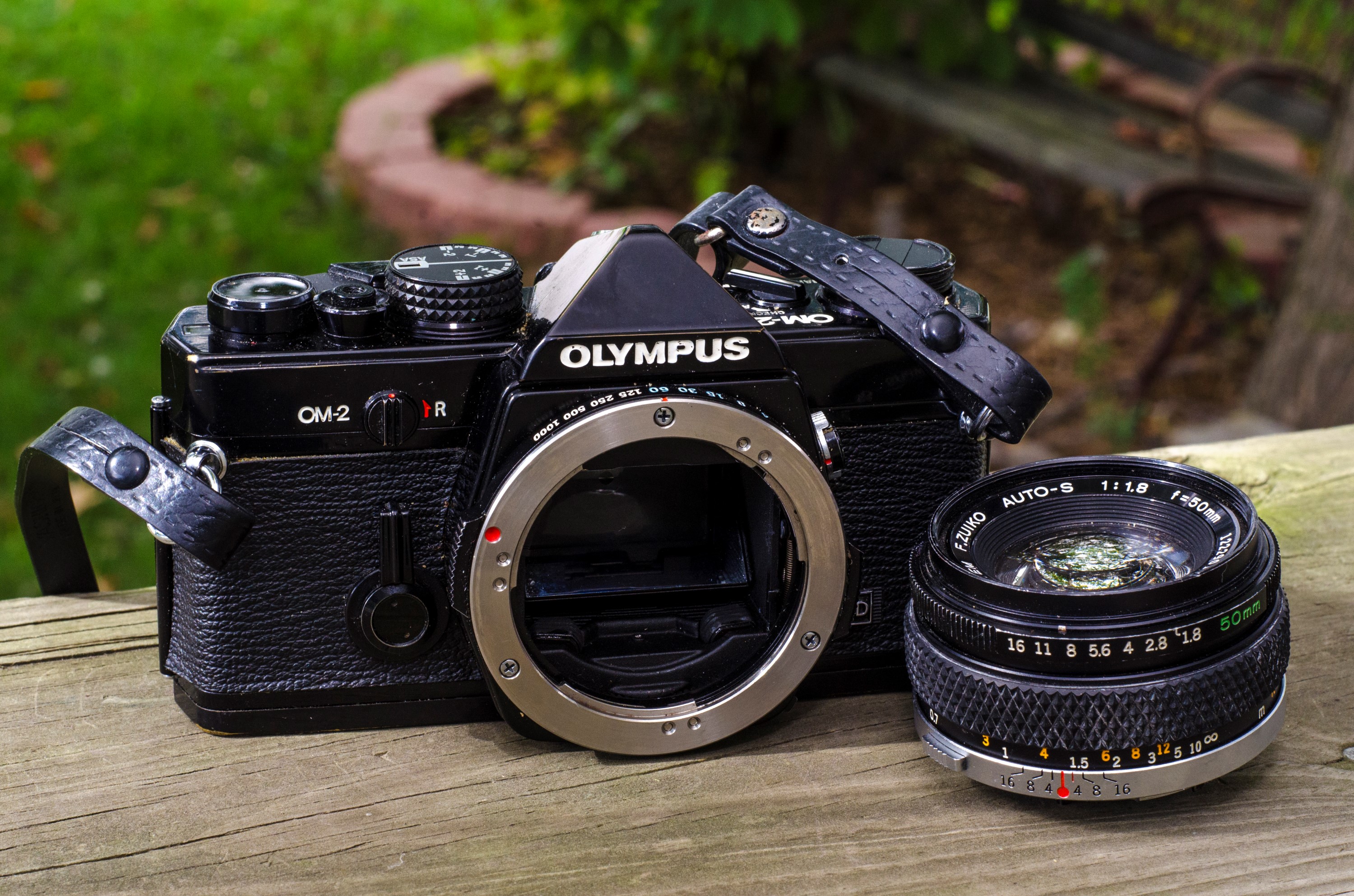 Olympus OM-2 MD (1975) – mike eckman dot com