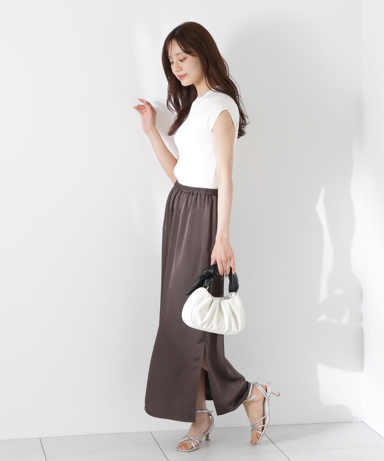 マットサテンスリットスカート | PROPORTION BODY DRESSING