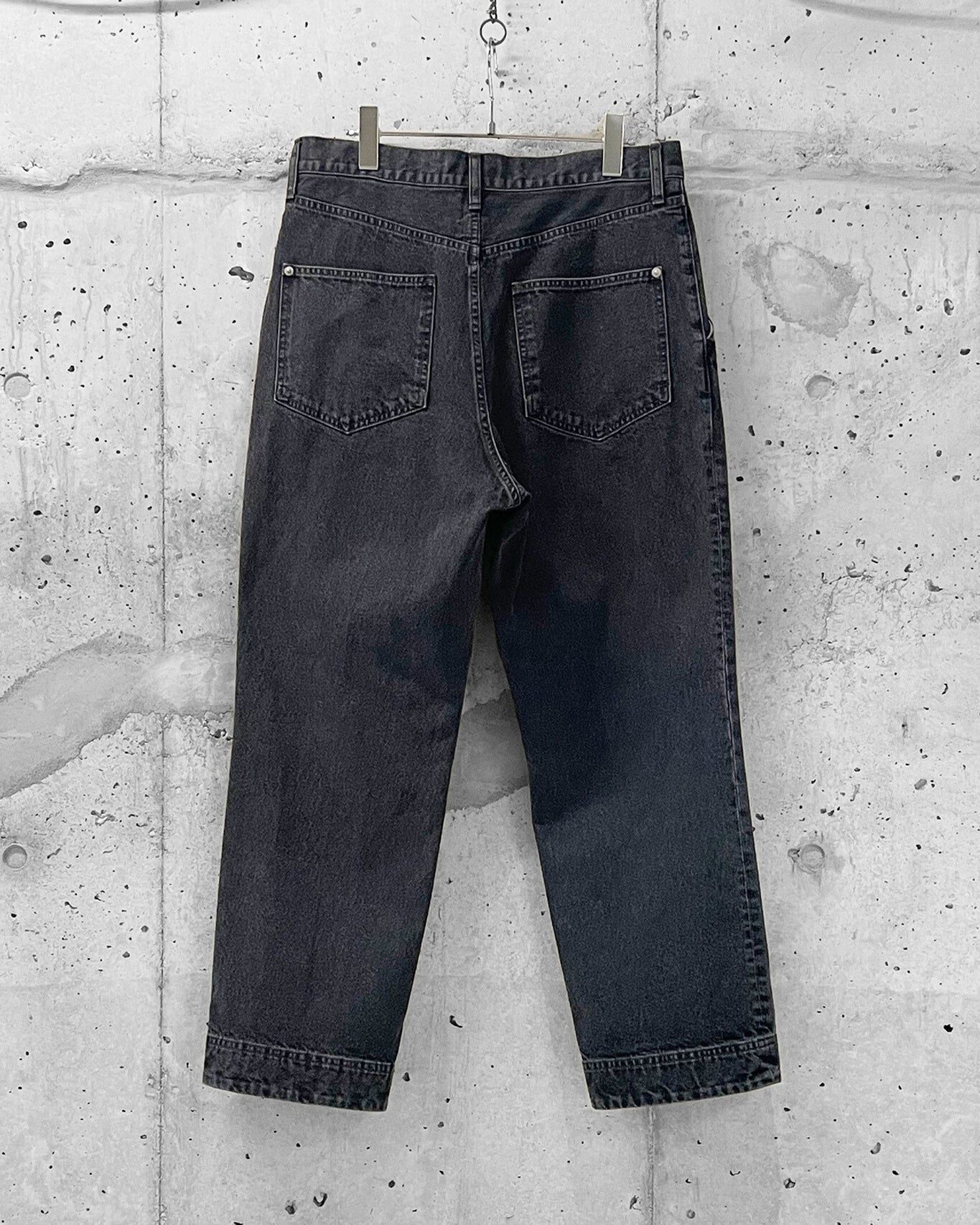 GRAYSCALE PIN TUCK DENIM TROUSERS（グレースケール ピンタックデニム