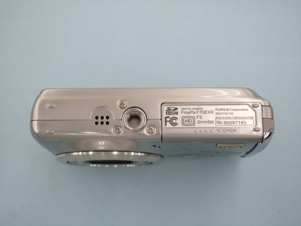 中古】フジフイルム FinePix F70EXR シルバー｜｜カメラのキタムラ