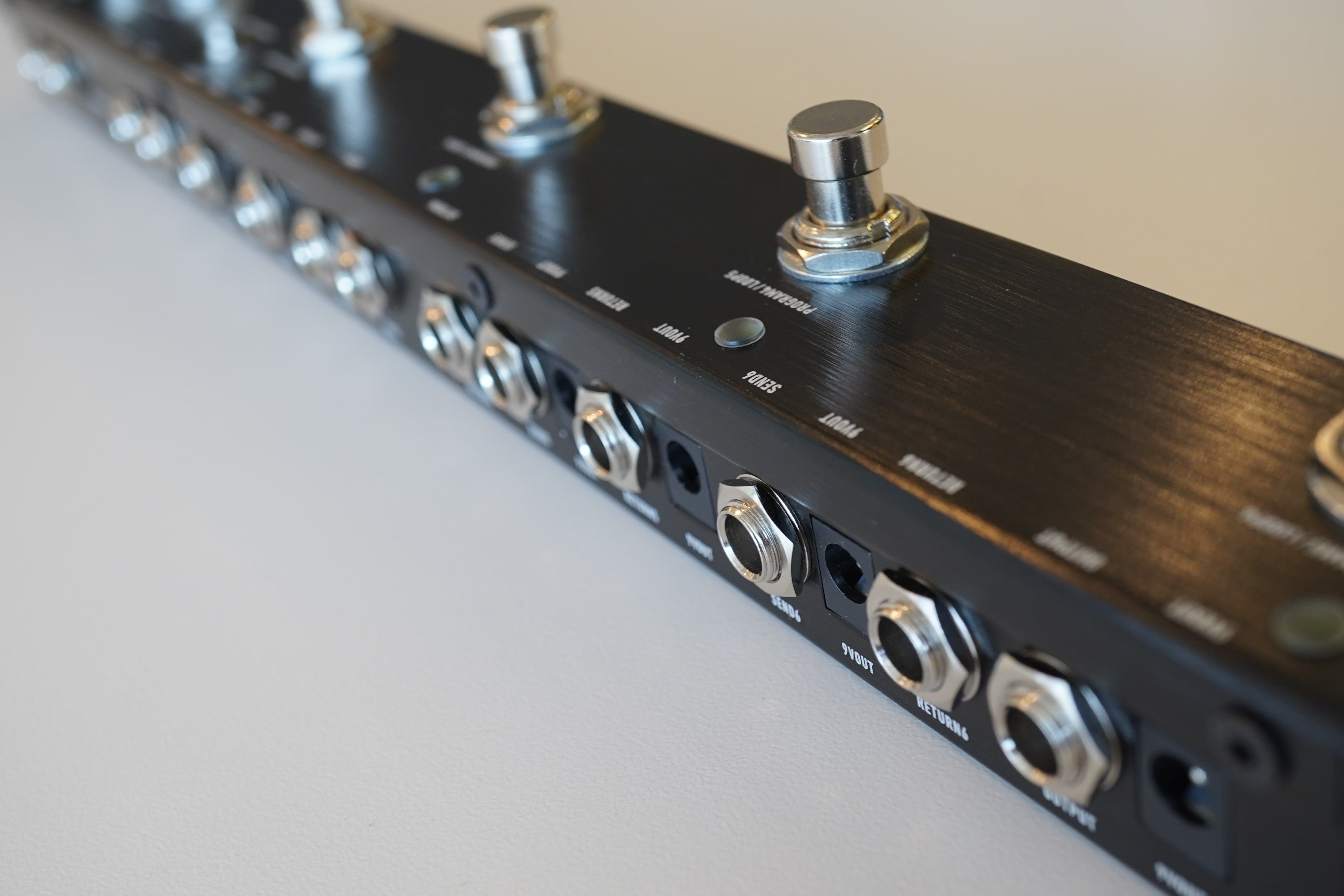 One Control - Agamidae Tail Loop | 最大100種類のプリセットを保存