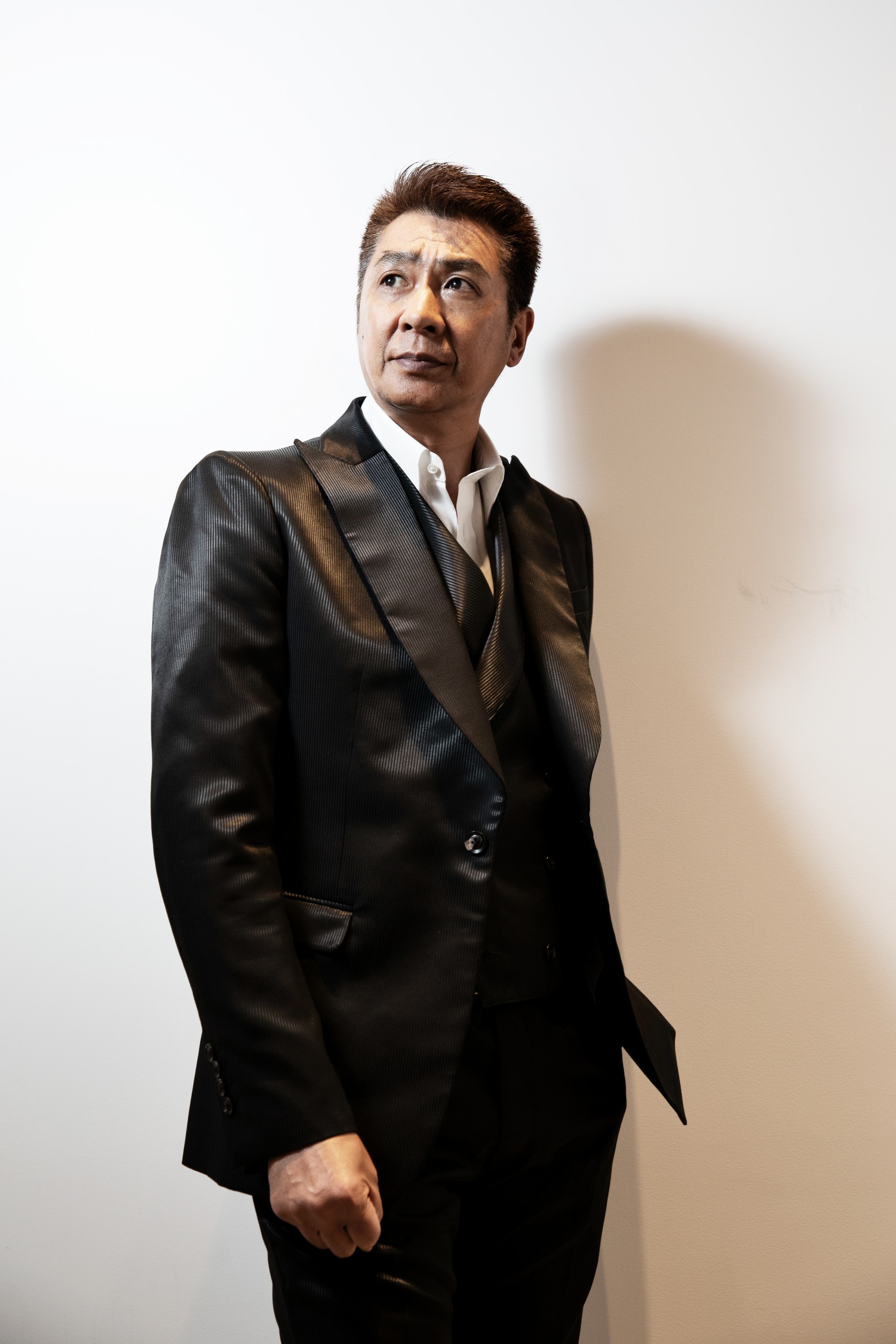 山川豊が「肺がん」を告白。しばらく闘病に専念し「必ず帰ってきます