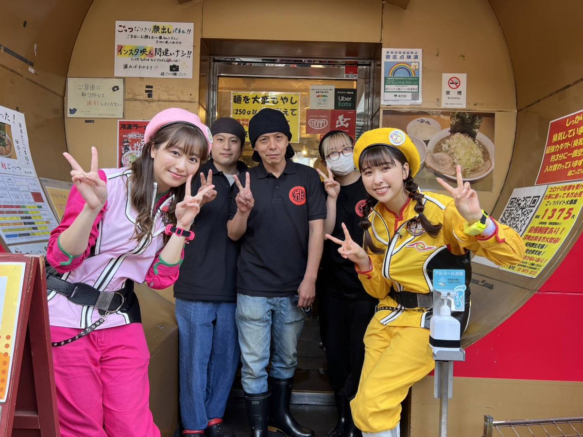 ももクロの「あーりん」と「しおりん」が、「タン次郎」をごてごてでも