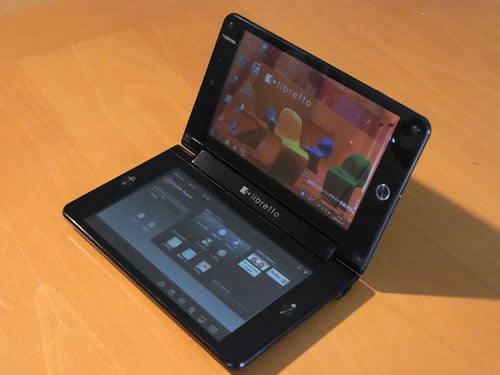 究極のゴロ寝PC!? 東芝の2画面タッチパネルノートPC『libretto W100