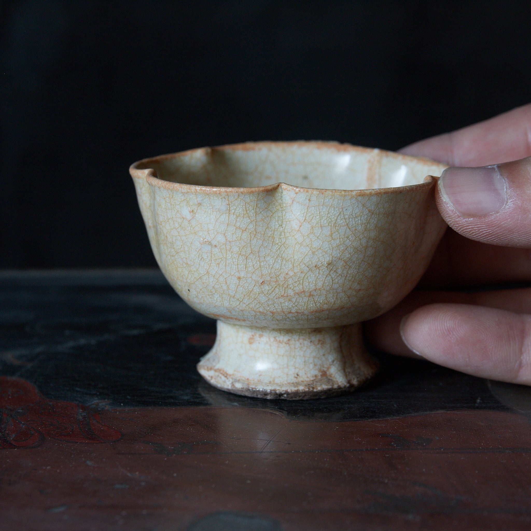 宋代 湖田窯 影青 青白磁花口杯（960–1279CE） | 入蘆花（ロカニイル）