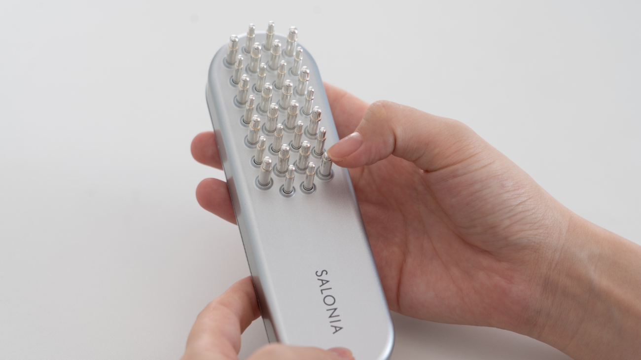 試行錯誤を繰り返し完成した、EMSリフトブラシの開発経緯とアイテムに