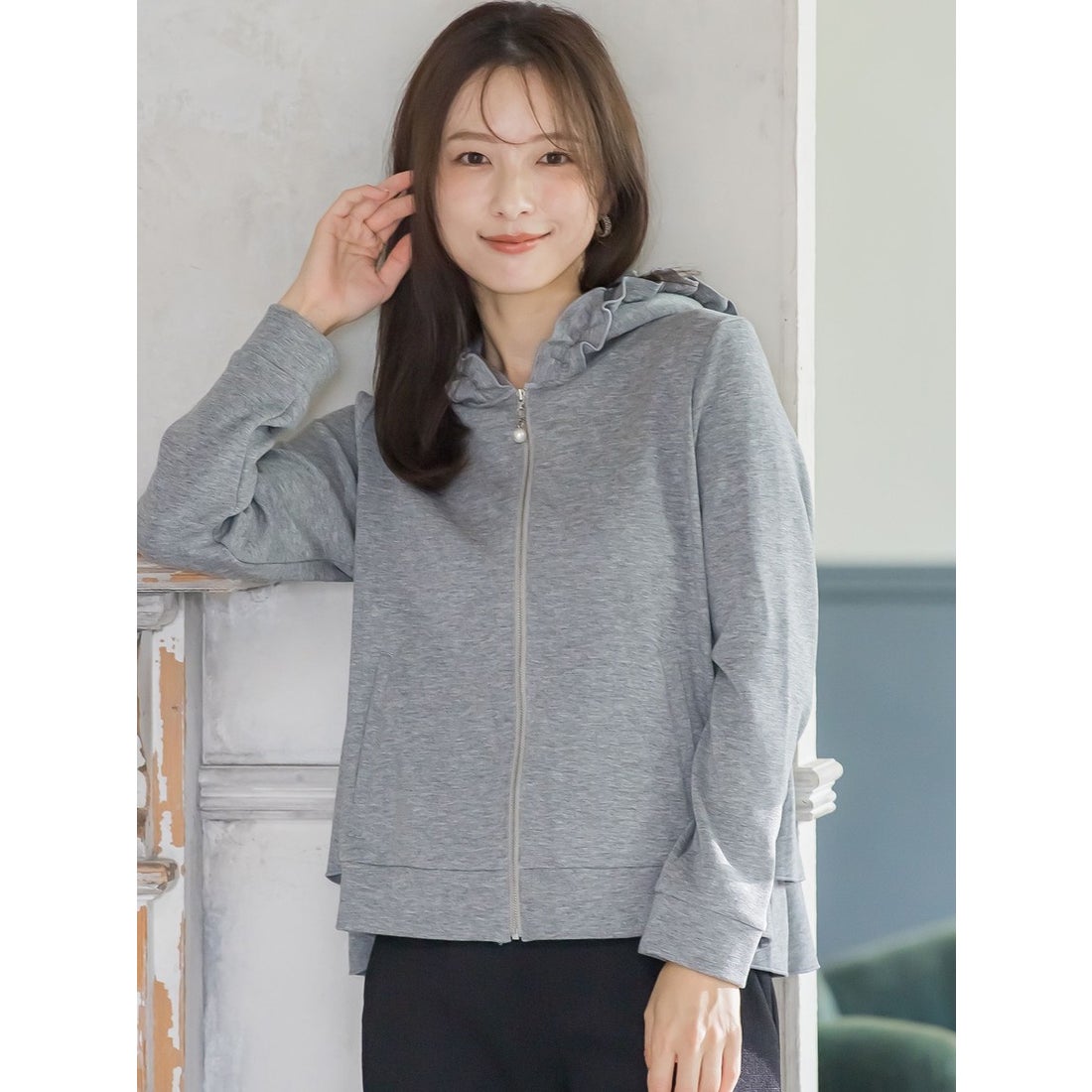 クイーンズコート QUEENS COURT フードフリルパーカー≪手洗い可能