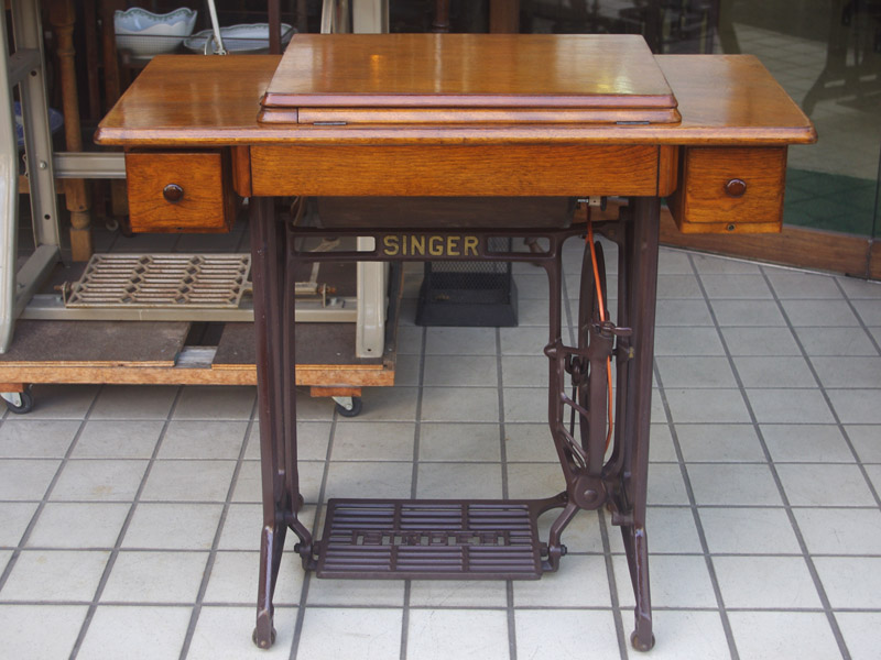 No.735 SINGER 227U シンガー製 家庭用足踏みミシン：アンティーク