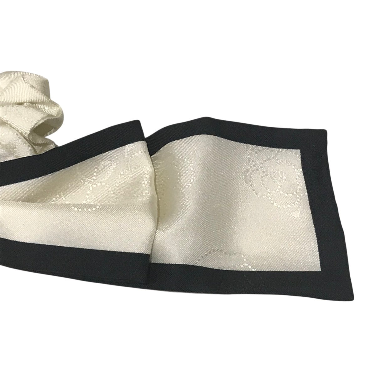 CHANEL(シャネル) リボンシュシュ ホワイト×ブラック｜【公式