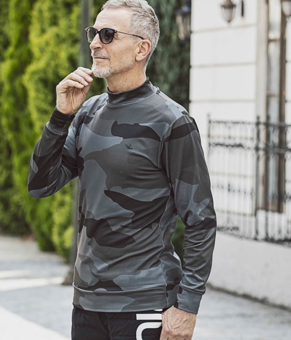 1PIU1UGUALE3 RELAX ウノピゥウノウグァーレトレ カモ柄モックネックT