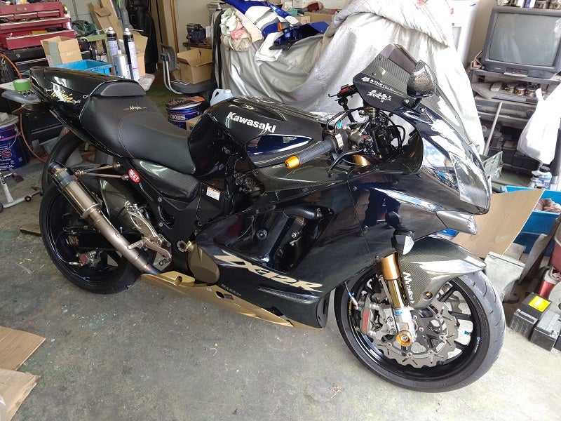 ZX－12R ヨシムラテンプメーターをメーター周りにお洒落に装着