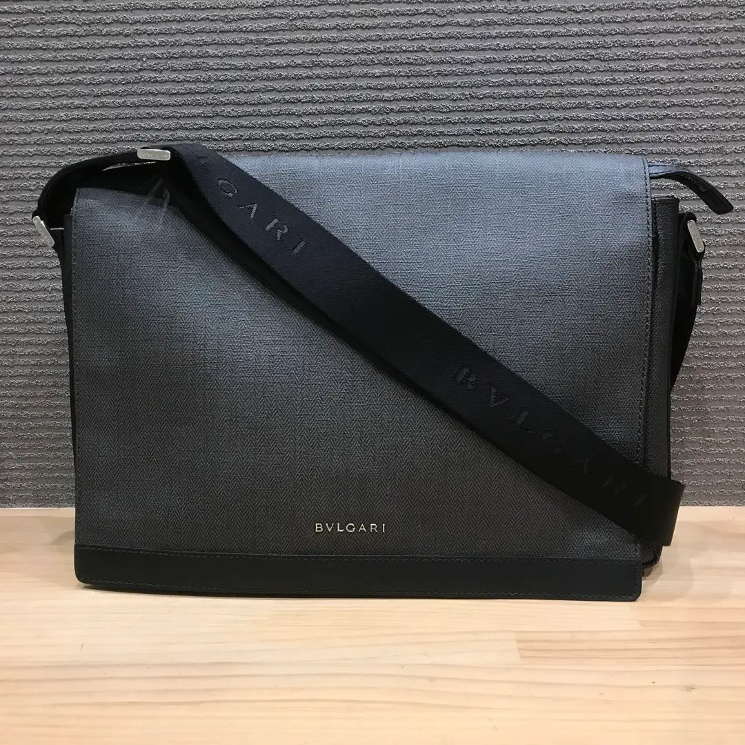 2026年最新】BVLGARI メッセンジャーバッグの人気アイテム - メルカリ
