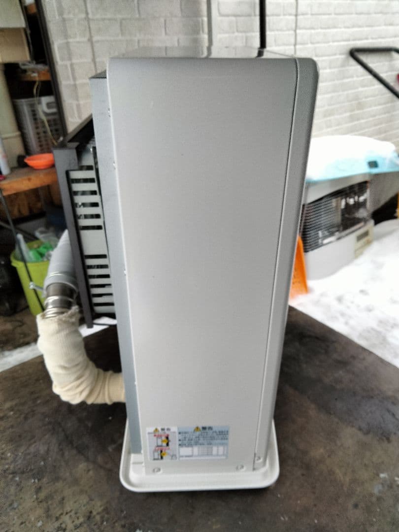 札幌発サンポットFF温風石油ストーブ！品番「FF‐4211TL」2019年式中古