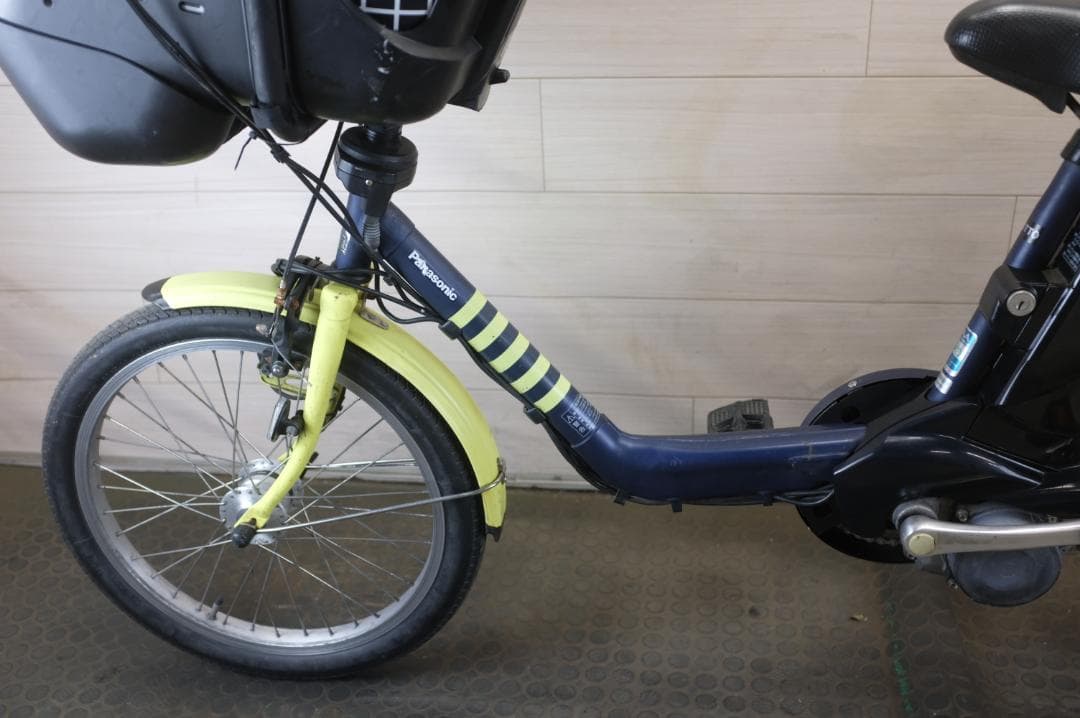 パナソニック ギュット 20インチ　3段　8.9Ah（3点灯）充電器あり