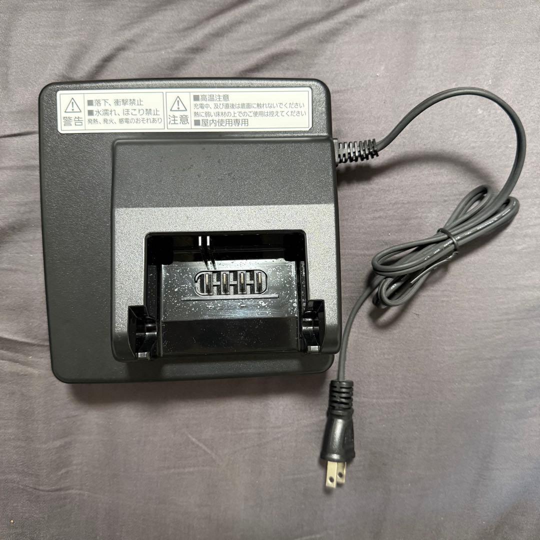 【ほぼ未使用品】Panasonic 電動自転車用充電器 NKJ075Z1A 黒色 Panasonic（パナソニック） N電動自転車バッテリー用充電器 KJ075Z