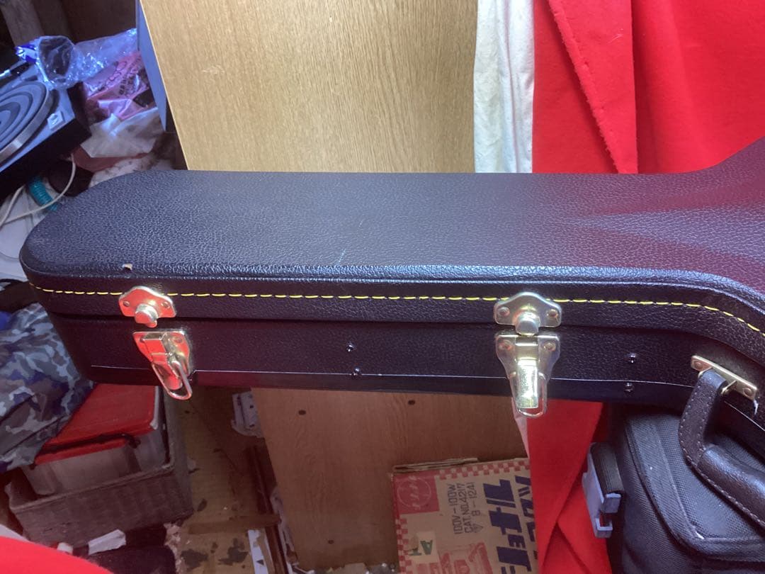 エレキギター ハードケース付き動作品