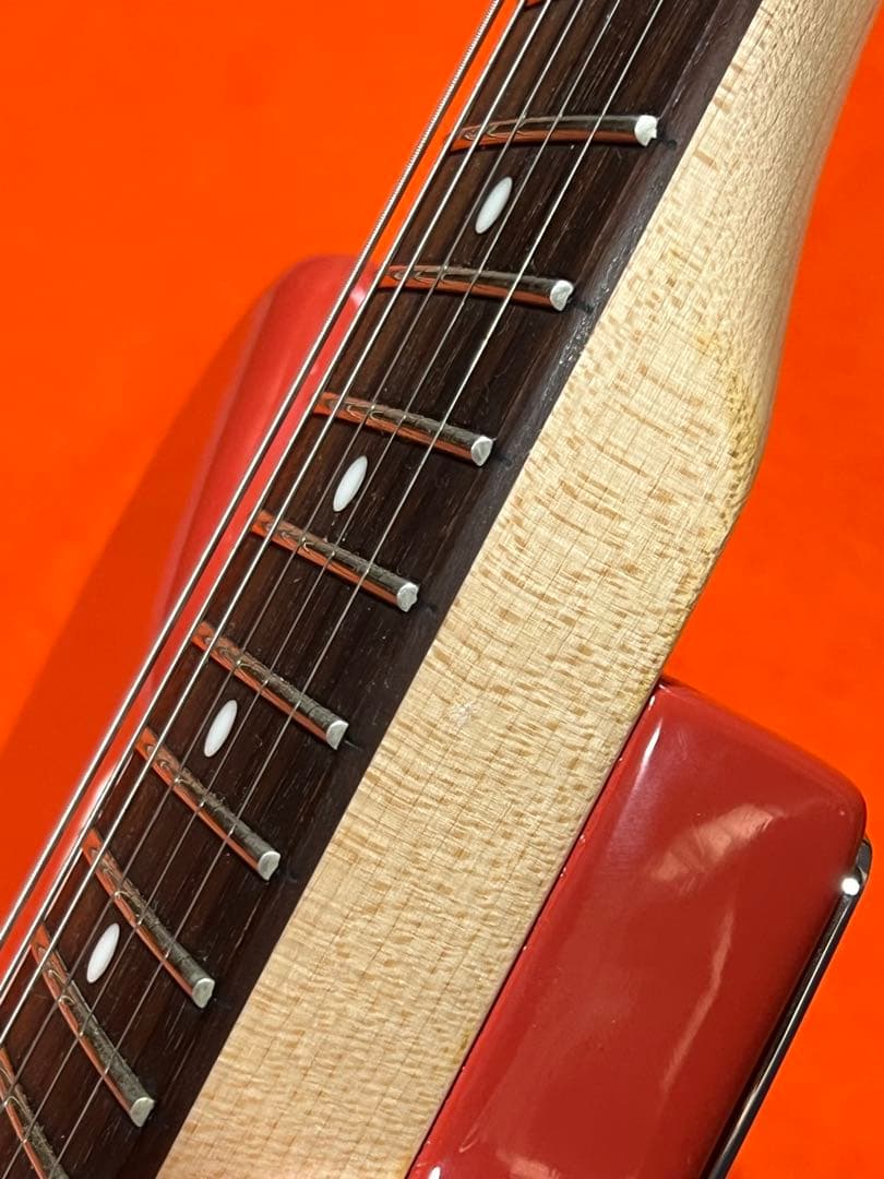 美品 Squier スクワイヤ サイクロン CYCLONE /ミディアムスケール