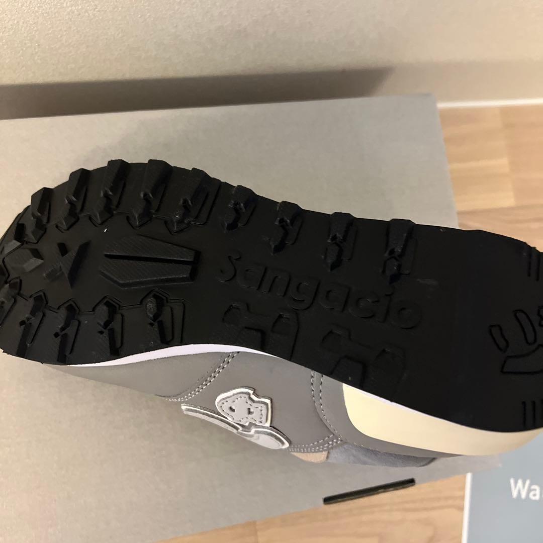 週末セール‼️にゅ～ず『GRAY』10周年限定モデル 23.5cm - メルカリ