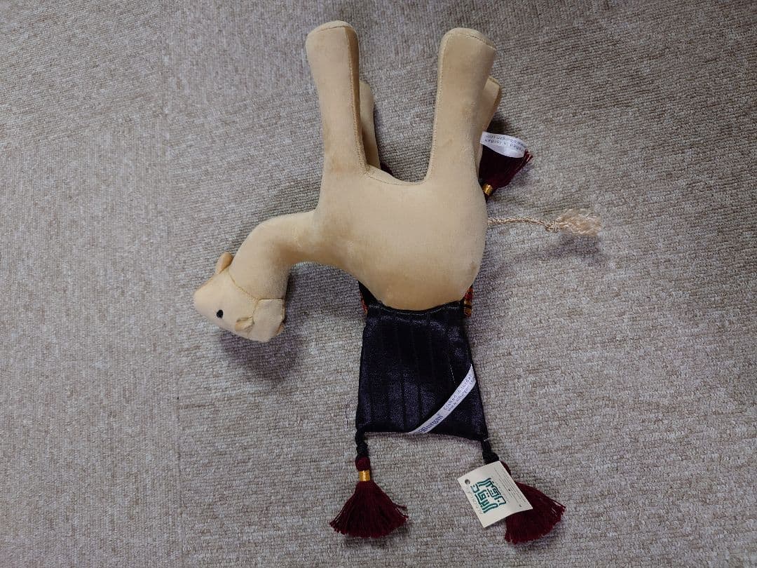 ヨルダンパビリオン　ラクダ ぬいぐるみサイズ大　民族織物