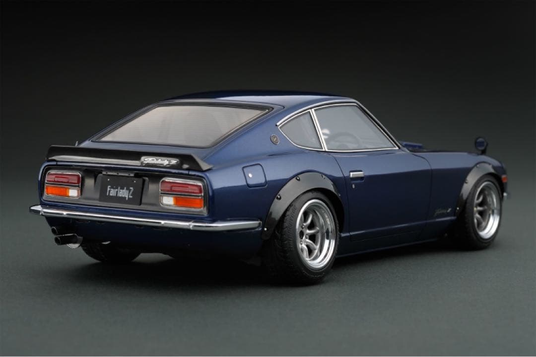 イグニッションモデル IG0767 1/18 フェアレディZ S30 ブルー