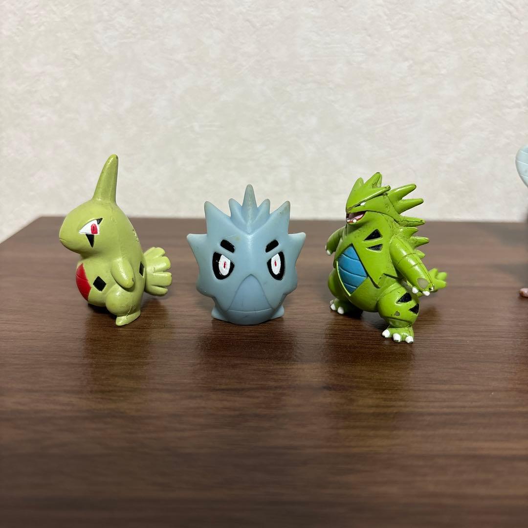 モンコレ ヨーギラス バンギラス（指人形サナギラス付き） - メルカリ