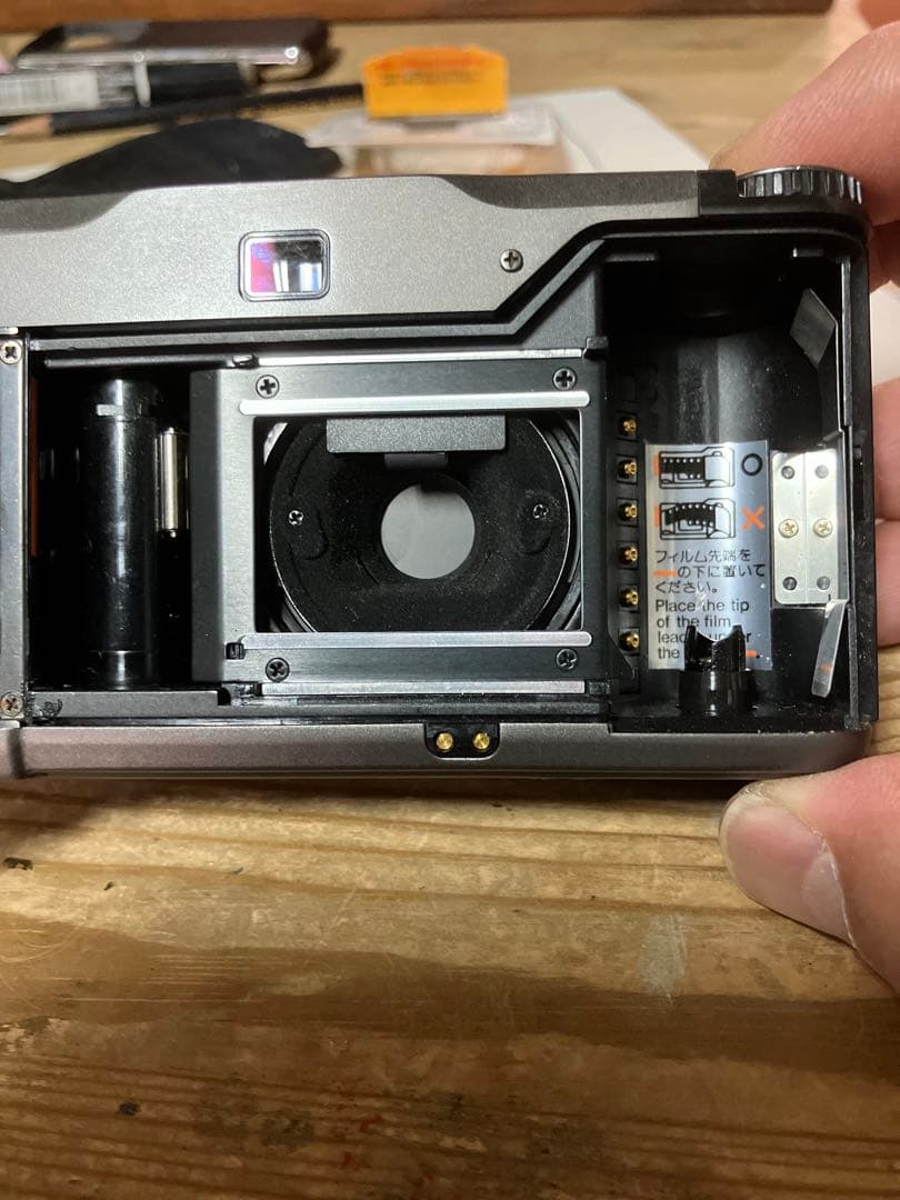 ジャンク CONTAX T2 コンパクトカメラ Titan Silver - メルカリ