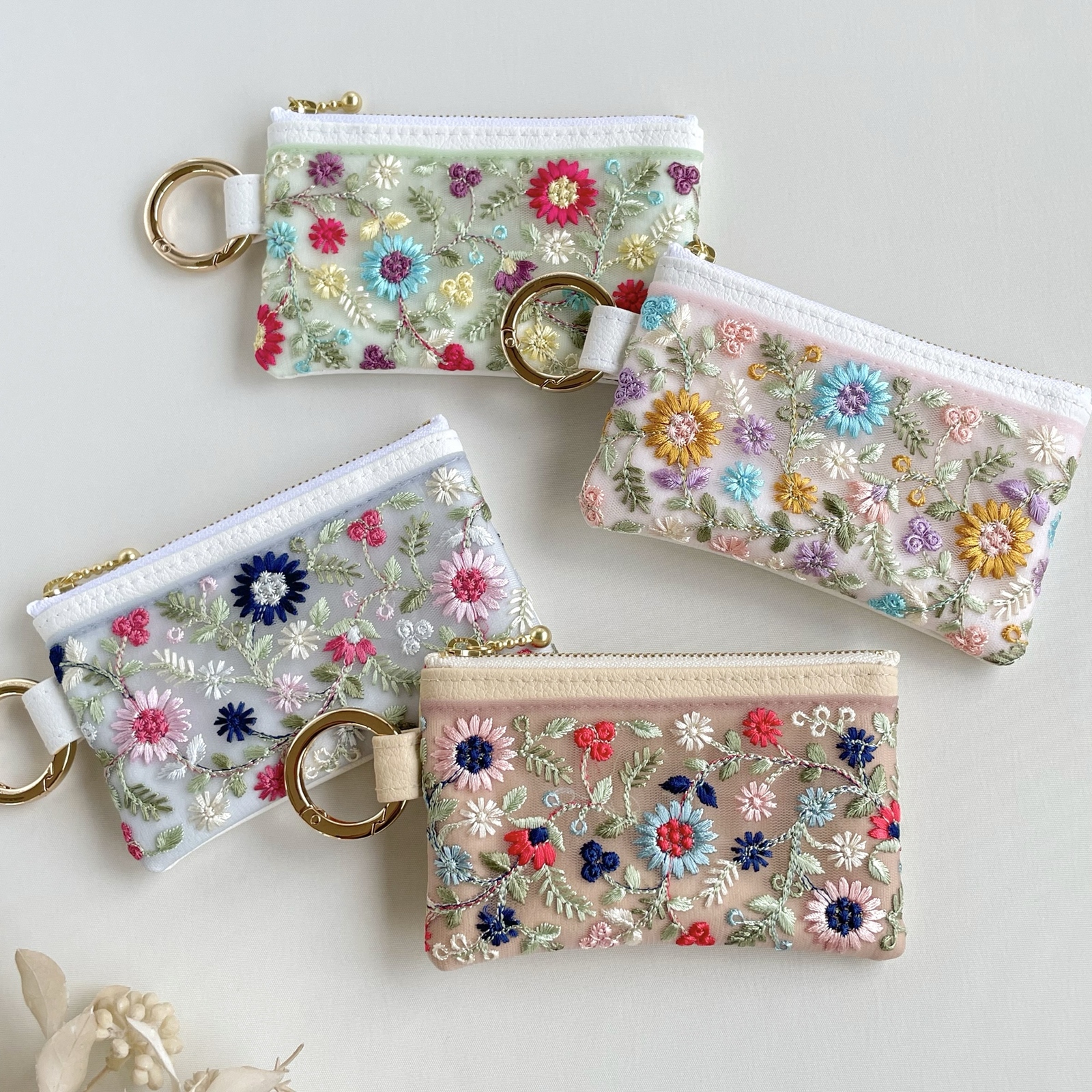 再販42】四季のお花畑インド刺繍ミニポーチ ポーチ カラビナ 小銭入れ