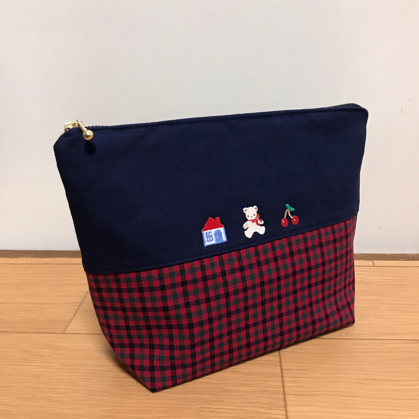 オーダー制】 ファミリア風 おむつポーチ - ALAMIII'S GALLERY | minne