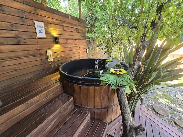 Tinajas de uso exclusivo en tu estadía.