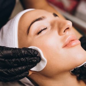Cuida tu piel con nuestra Limpieza Facial Básica