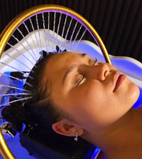 Relájate completamente en nuestro Hair Spa 