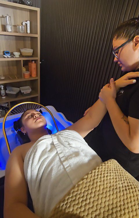 Disfruta de la combinación perfecta del Hair Spa y Masaje